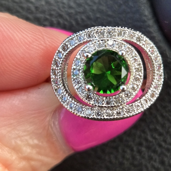 S925 Silver and Green Gemstone Ring Size 5 1/2 - Picture 3 of 8